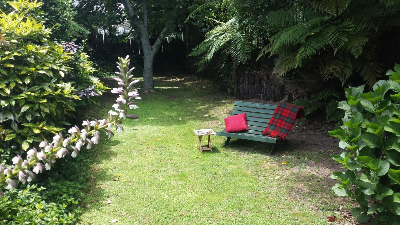 Bed and Breakfast Charlies@Hilltop Deluxe Retreat à Lac Lac Taupo Extérieur photo